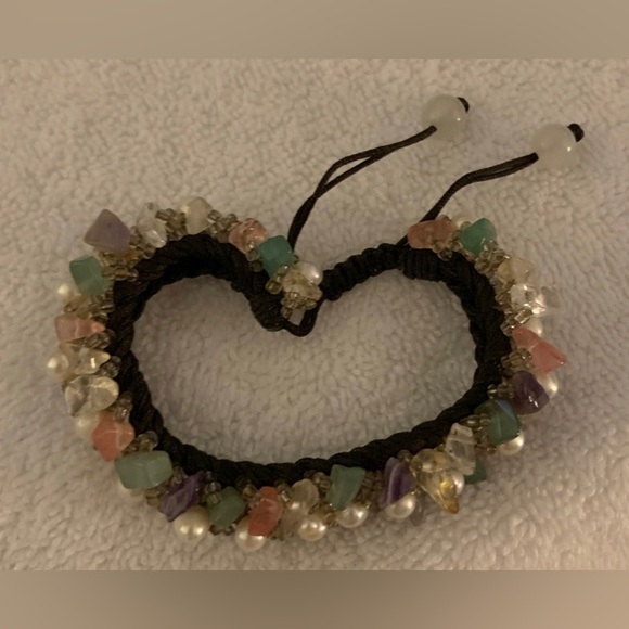 #J901 - Pearl & Multi-Stone (Aventurine, Jade, Amethyst, Rose Quartz) Bracelet - Picture 4 of 8